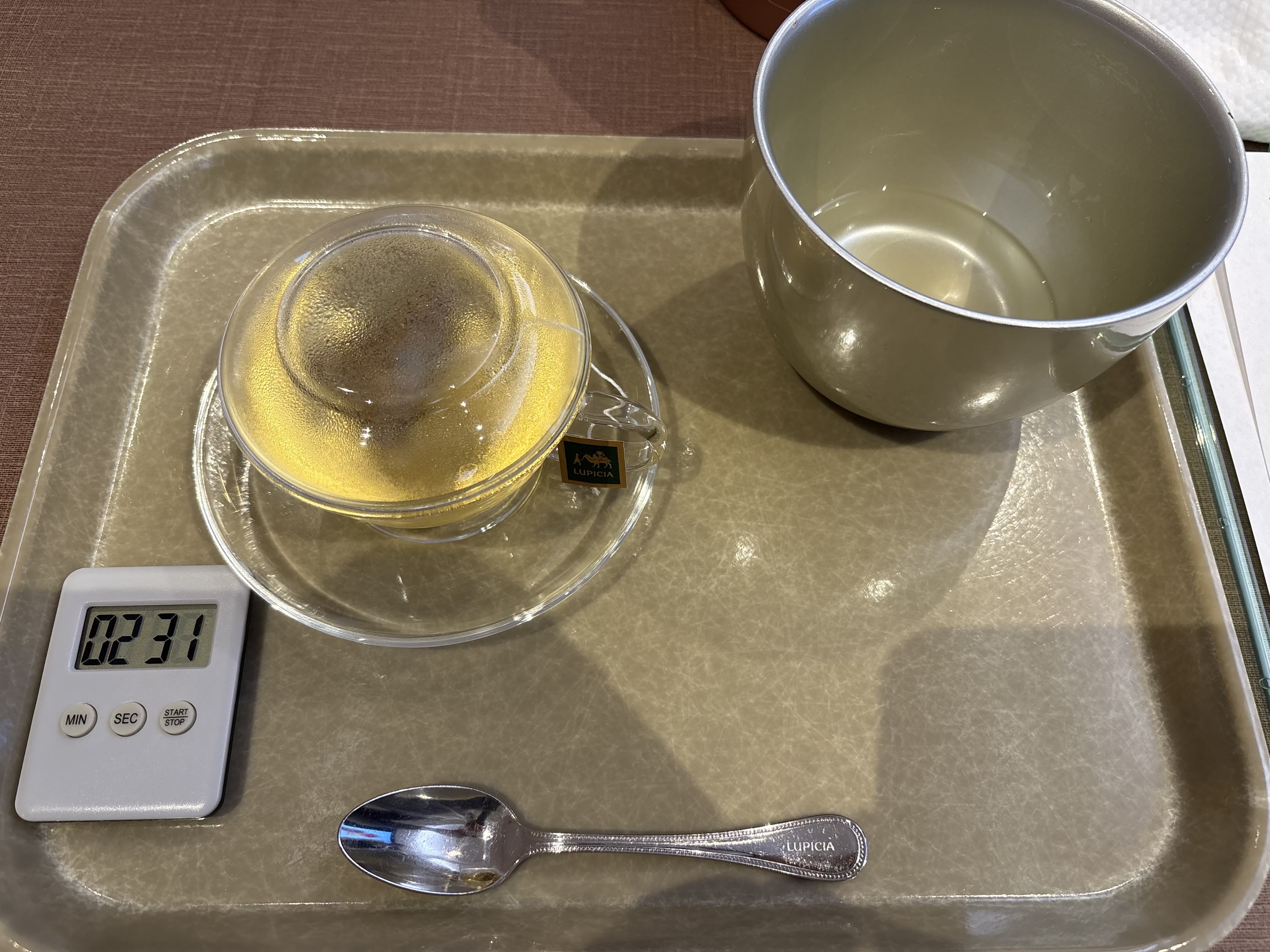 お茶を淹れる